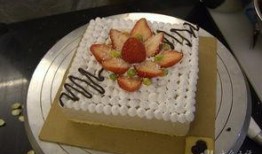 网纹瓜怎么吃蛋糕