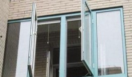 吃瓜忘记关窗户,意外事件频发，教你如何避免家居小插曲