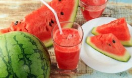 吃瓜多了排尿,吃瓜过多引发排尿现象的揭秘与应对策略